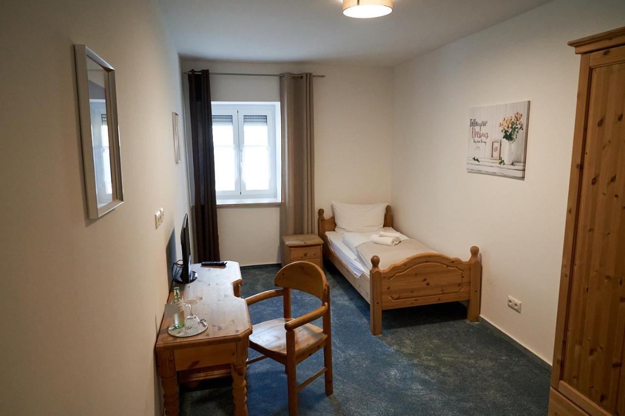 Hotel & Gasthof Zur Post Neumarkt-Sankt Veit Luaran gambar